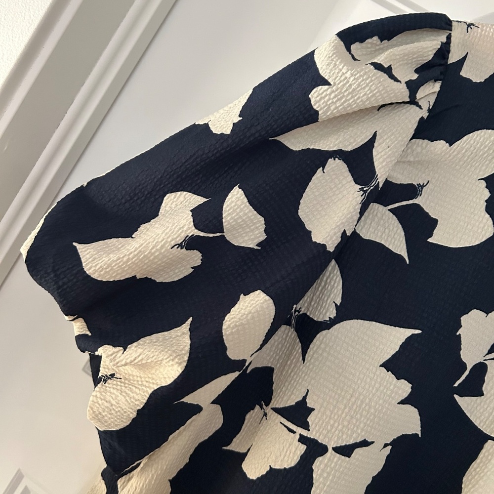 ICHI Floral Puff Sleeve Blouse – Navy/Cream – Size 36 (NEW) - Scandinavian Brand